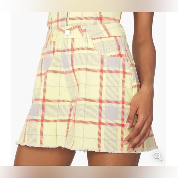 WeWoreWhat NWT Revolve Boyfriend Short Plaid Garden Glade - Picture 2 of 7